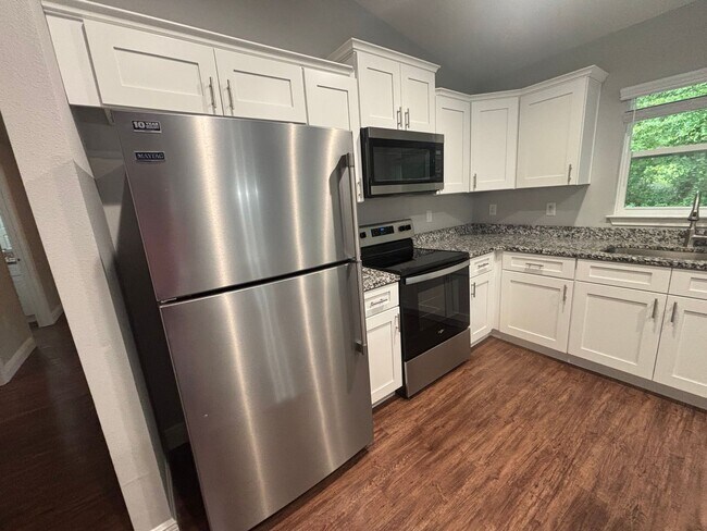 Building Photo - Custom Home - Desirable Citrus Springs Nei...