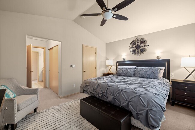 Building Photo - Eastside Olympia 3BD