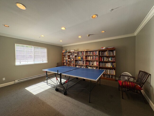 Building Photo - Spacious One Bedroom in Downtown Menlo Park