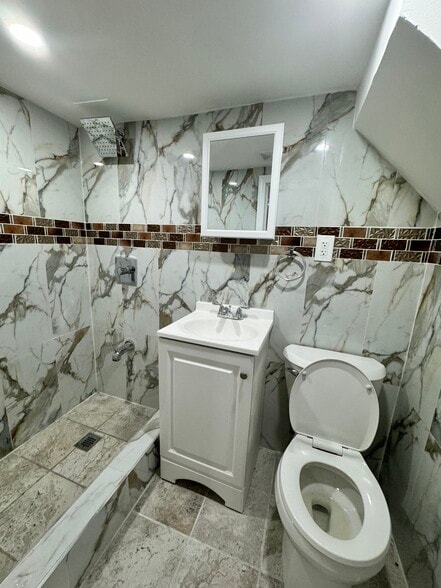 Building Photo - 10002 92nd Ave