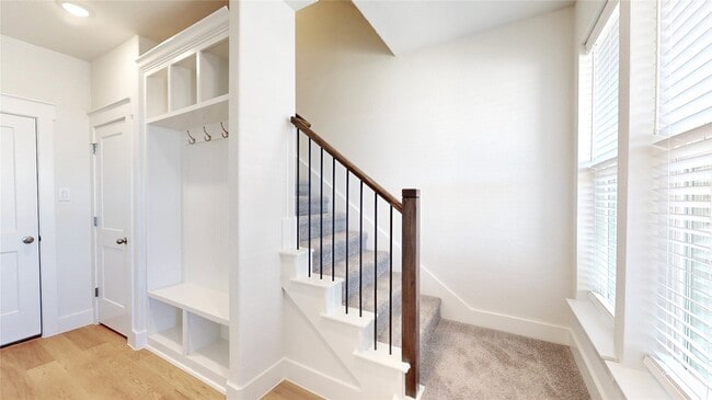 Building Photo - 801 Concan Dr