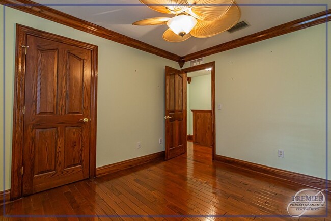 Building Photo - ***3 BEDS 2.5 BATHS***UNFURNISHED****MOVE ...