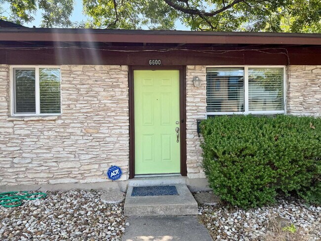 Primary Photo - Updated 2-Bedroom Duplex in the Heart of C...