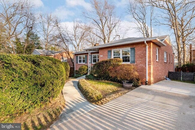 Building Photo - 4706 8th Rd S