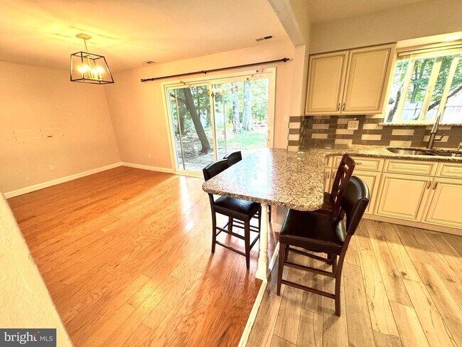 Building Photo - 18 Goshawk Ct