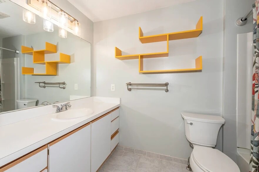 Master Bath - 1417 Heatherwood Ln