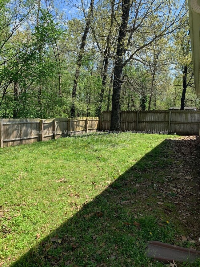 Building Photo - 1612 Cresent St