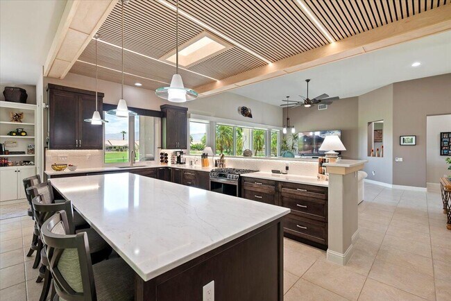 Building Photo - 39305 Fernwood Glen Ct