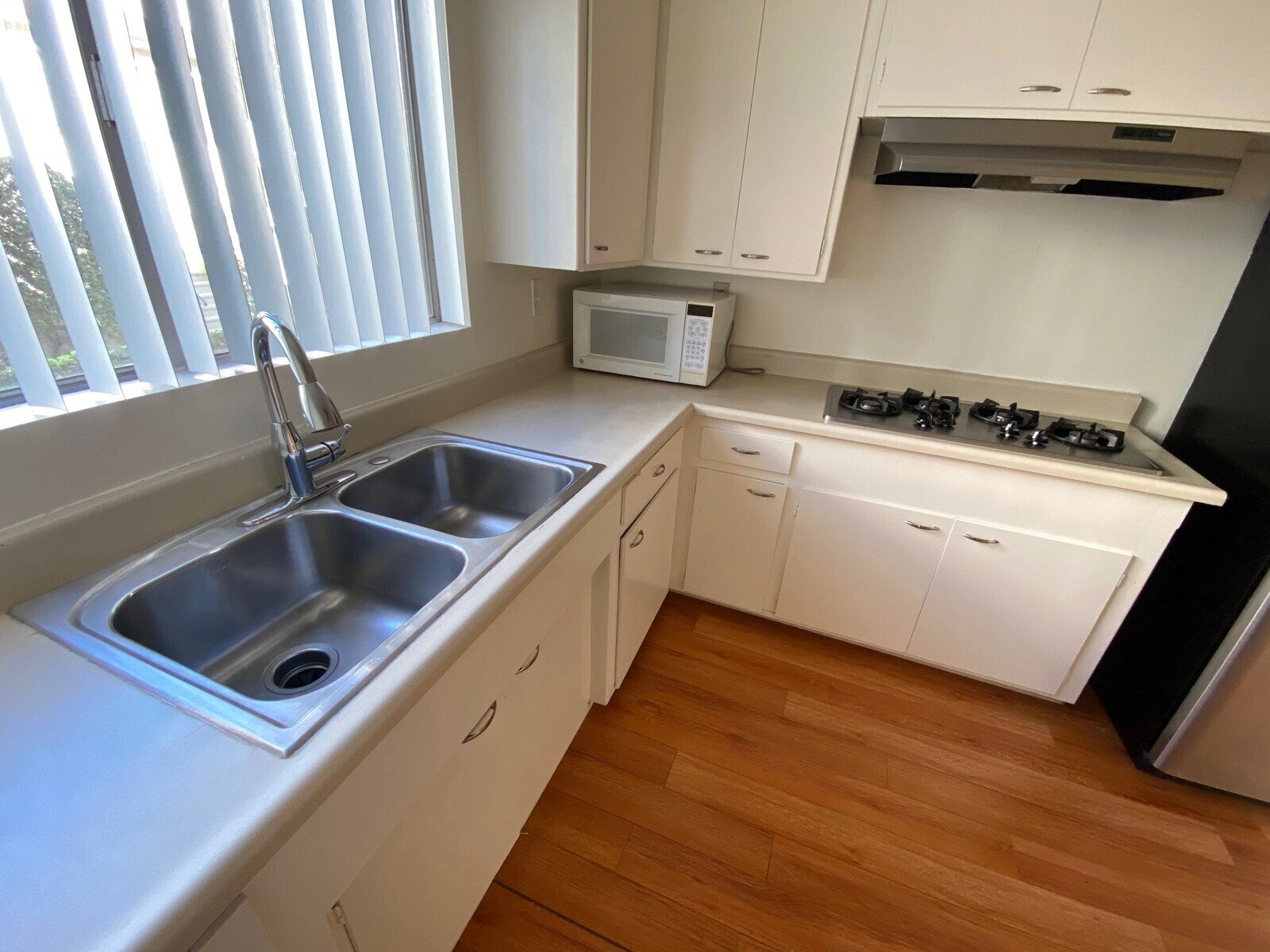 Building Photo - 1824 Manning Ave