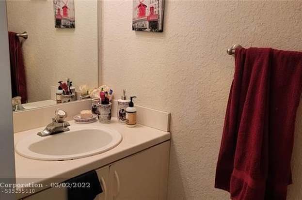 Building Photo - 7661 Tamarac Island Cir