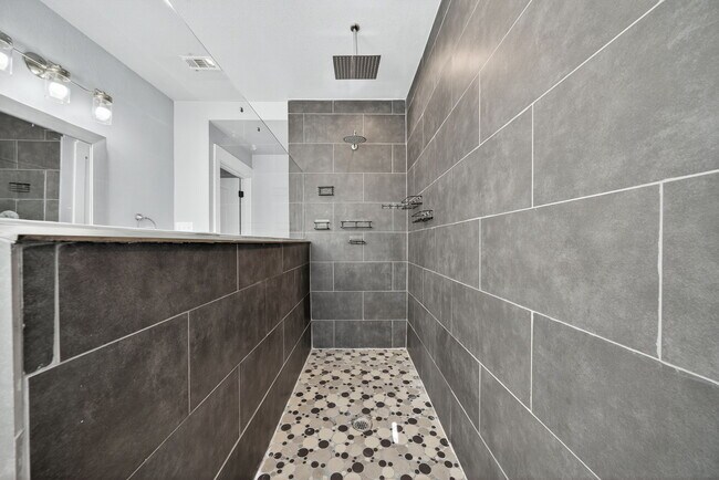 Building Photo - 1225 Michigan Ave