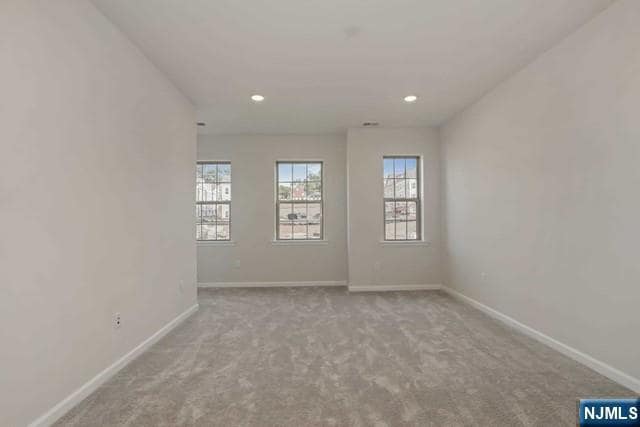 Building Photo - 7 Leahy Dr