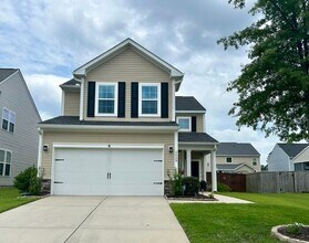 Building Photo - **Beautifully Maintained 3 Bedroom Home with Study, Screened Porch & Fenced Yard**