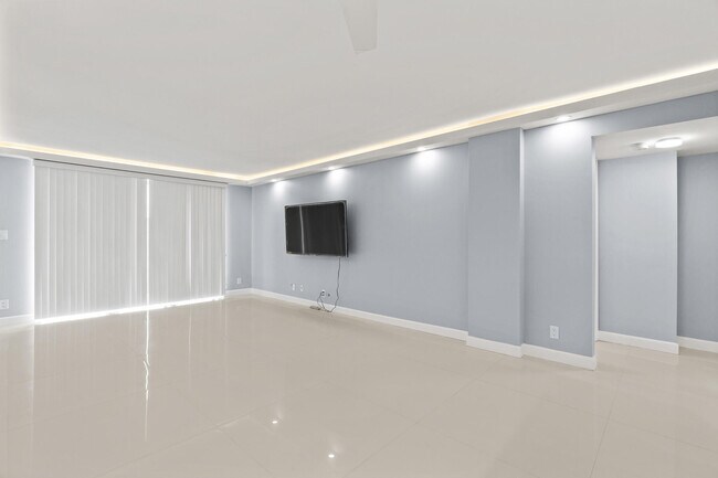 Building Photo - 3580 S Ocean Blvd