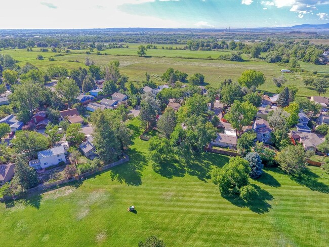Building Photo - Charming 4 BD/1.5 BA Gunbarrel Home with G...