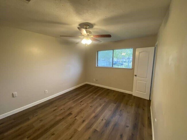 Building Photo - 11503 Bay Cedar Dr