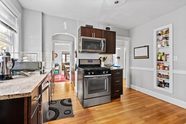 Building Photo - 28 Warwick Rd