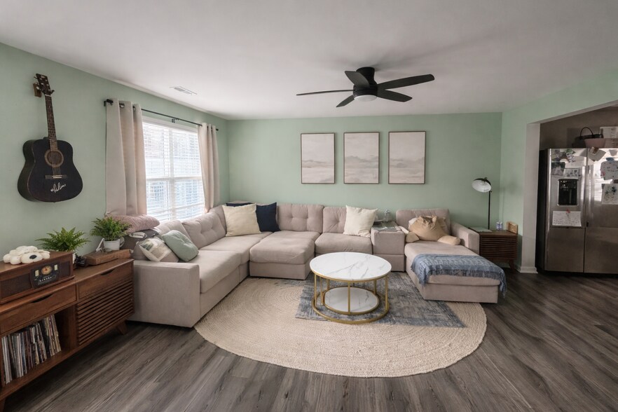 Building Photo - 6042 Cutwater Cir