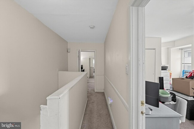 Building Photo - 201 Sumac St