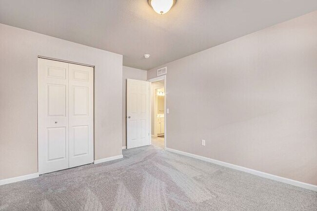 Building Photo - 6919 W Galway Cir