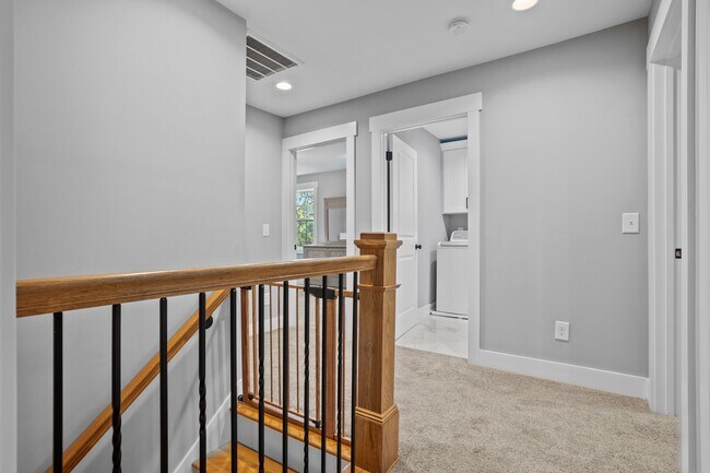 Building Photo - 231 Hillard Rd