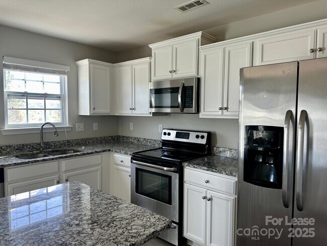 Building Photo - 2625 Cider Ridge Rd