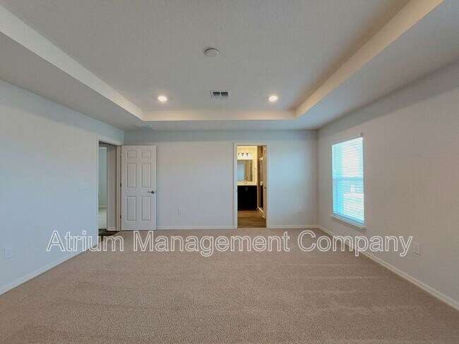 Building Photo - 1234 Cascade Dr