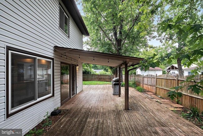 Building Photo - 511 Avondale Dr