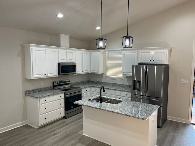 Building Photo - Beautiful New Construction Home