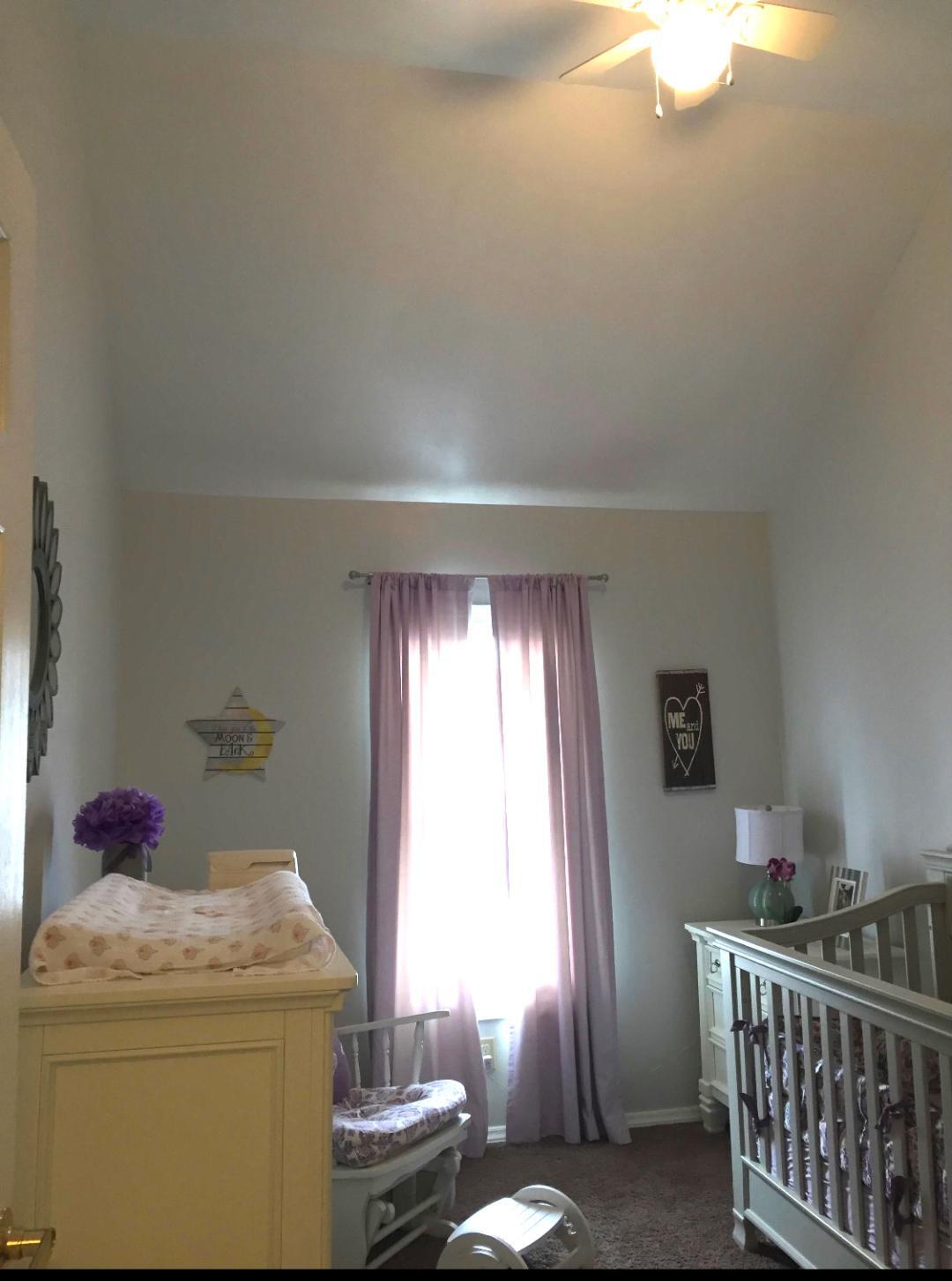 1st bedroom with vaulted ceiling - 1153 Vine St