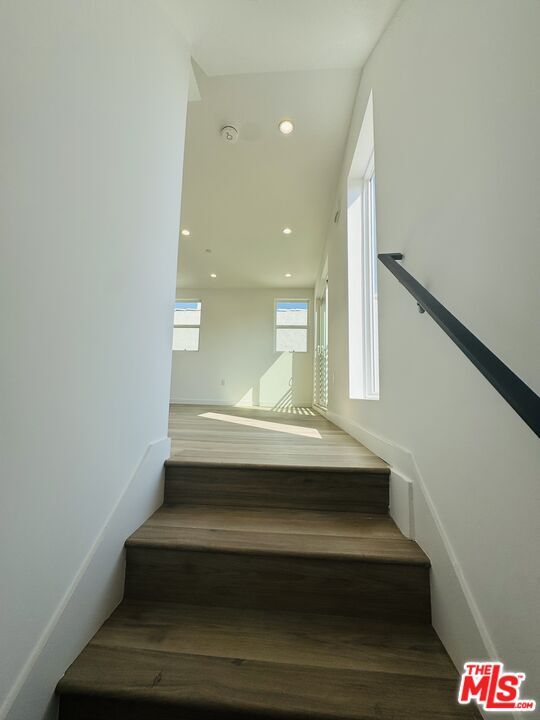 Building Photo - 231 W 85th St
