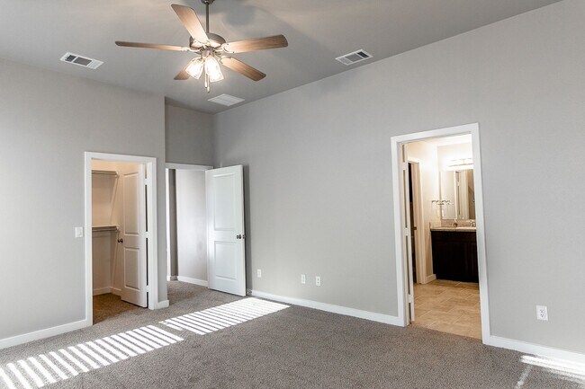 Building Photo - Pre-Leasing - 4 bed/2 bath Frenship School...