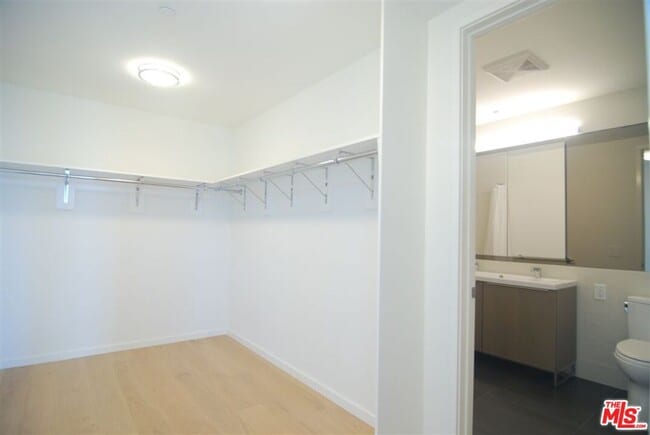 Building Photo - 889 Francisco St