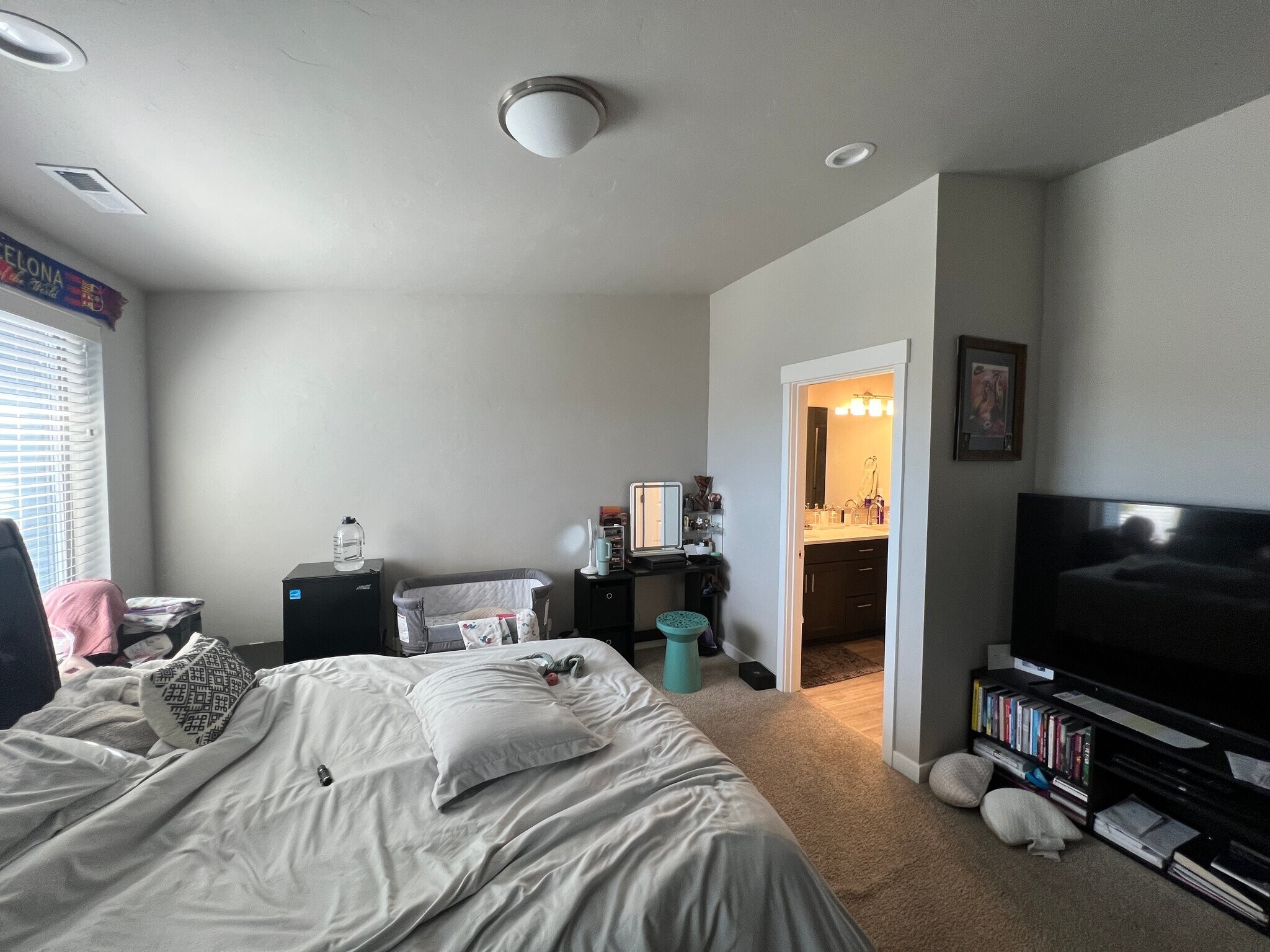 Building Photo - 5565 SE 80th Ave