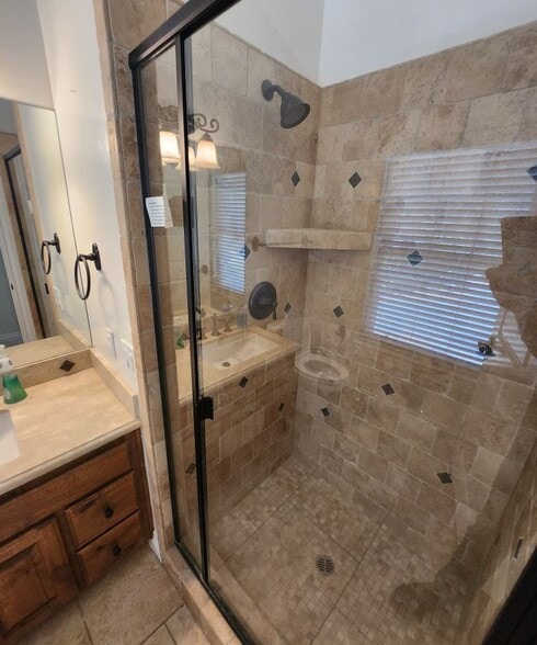 Building Photo - 872 Wild Rose Cir