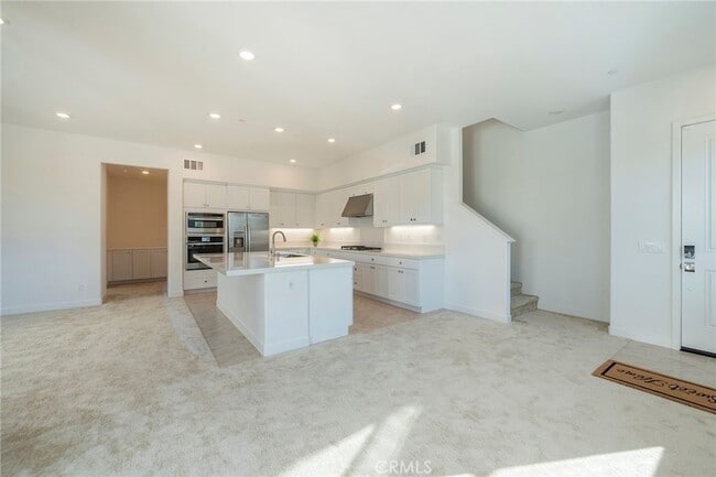 Building Photo - 121 Baluster