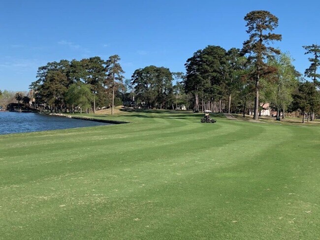 Building Photo - 12600 Melville Dr