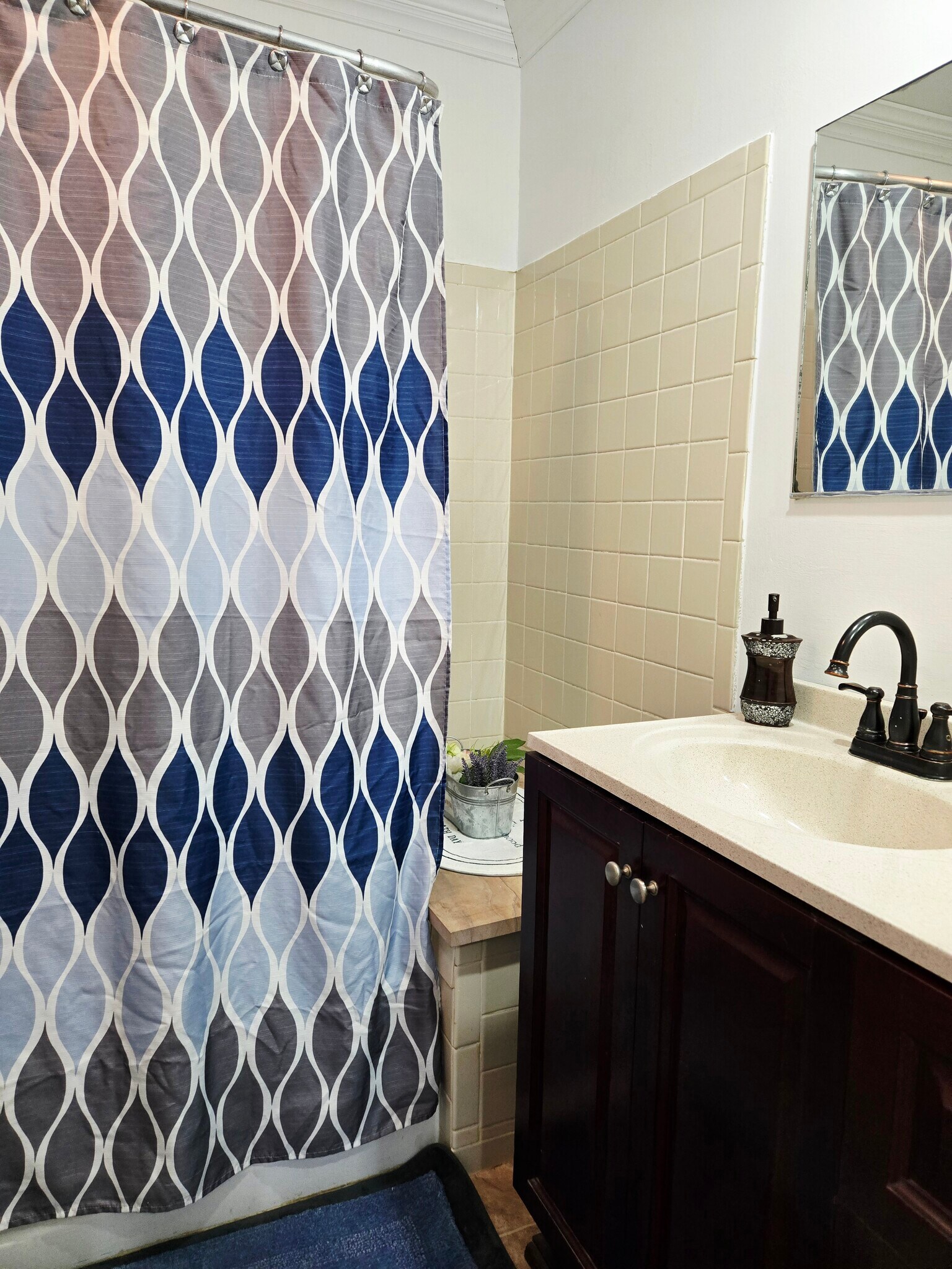 Building Photo - 199 Pointe Cir N