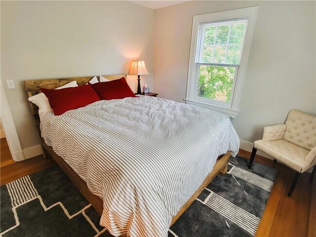 Building Photo - 60 Prairie Ave