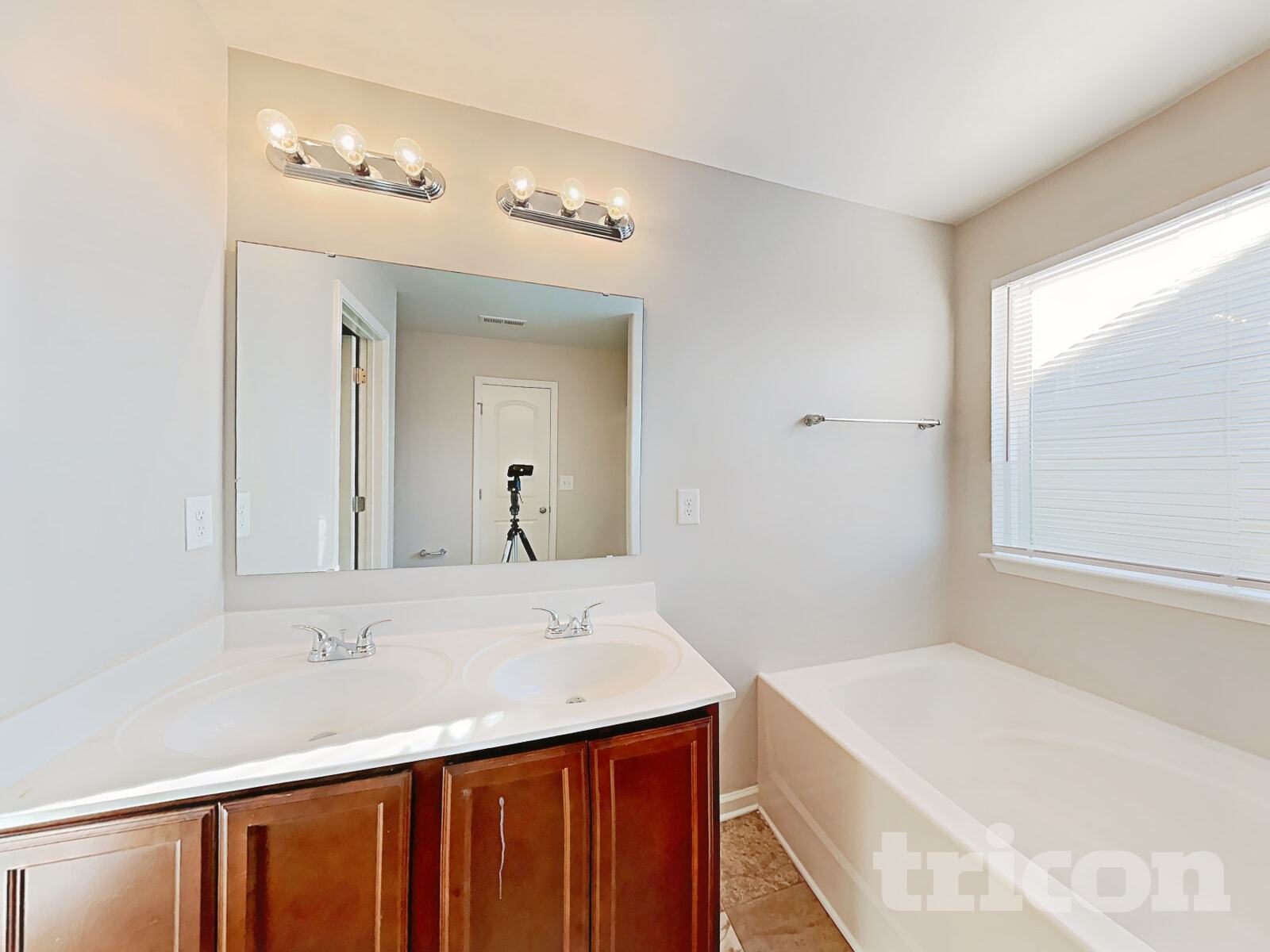 Building Photo - 5819 Natick Dr