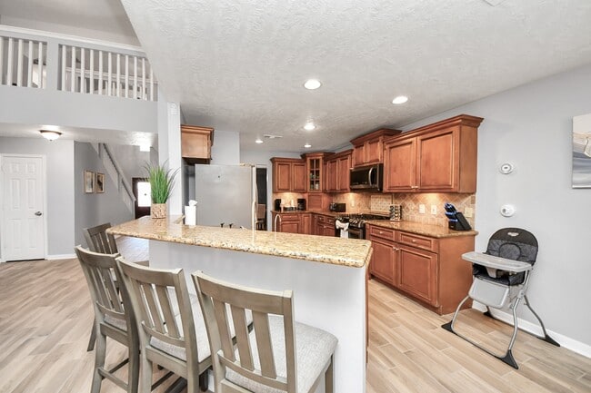 Building Photo - 12711 Laurel Bank Way