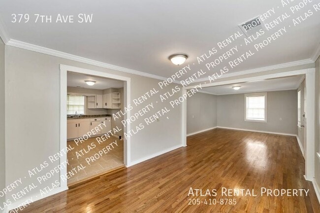 Building Photo - 379 7th Ave SW