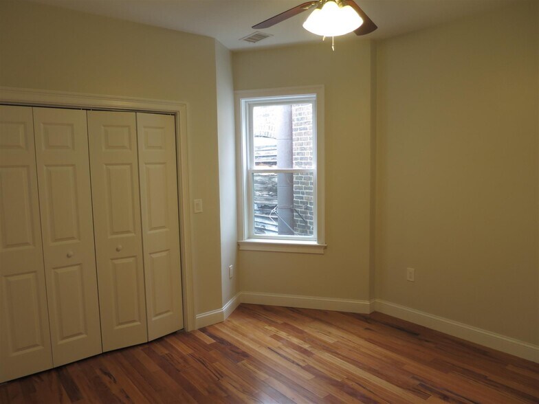 Building Photo - 1131 Broadway