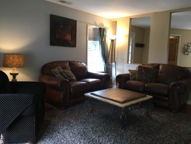 Building Photo - 1027 Cherokee Rd