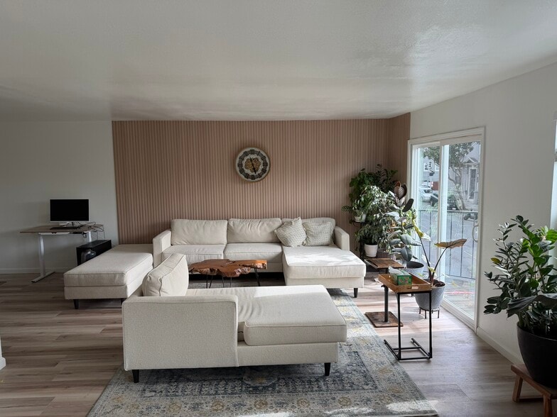 Building Photo - 1040 Fell St