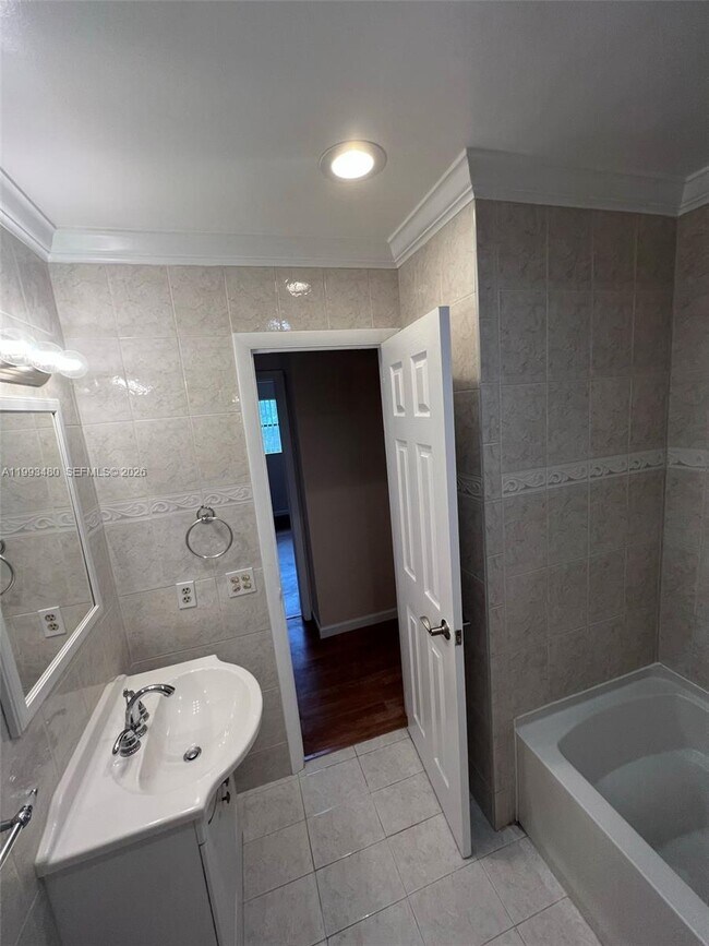 Building Photo - 2605 NW 47th Terrace