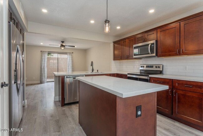 Building Photo - 13642 S 42nd Pl