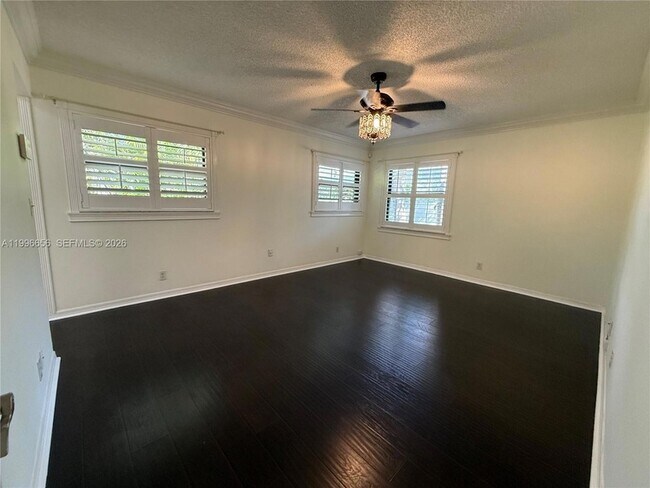 Building Photo - 3015 SW 20th Terrace