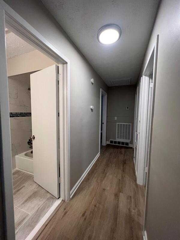Building Photo - 1 Esquiline Ct
