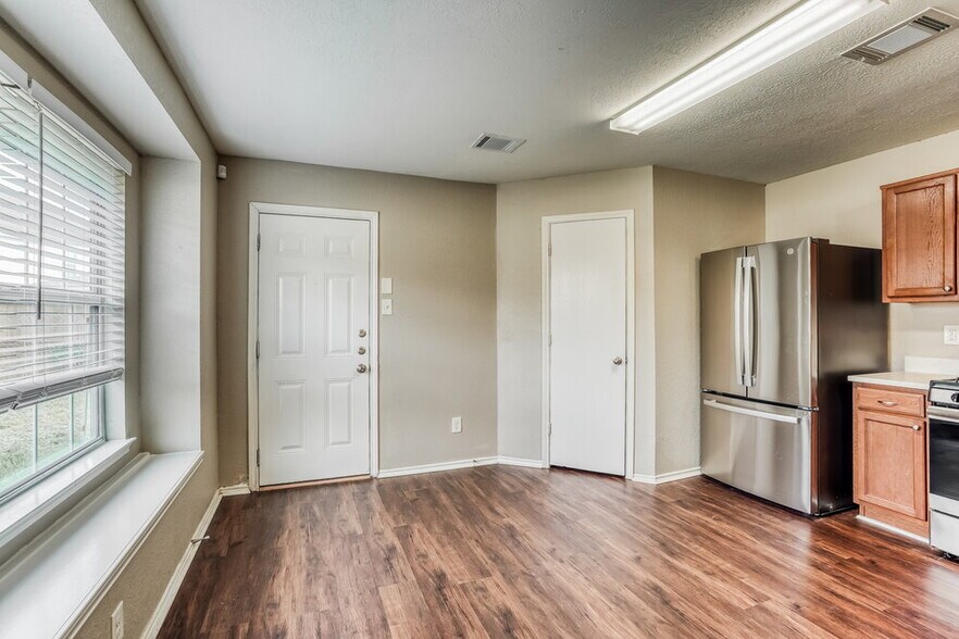 Building Photo - 20619 Tayman Oaks Dr